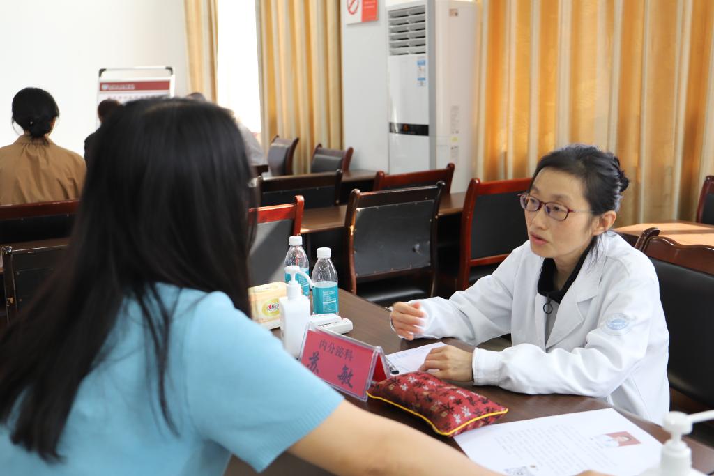 合川區(qū)婦聯(lián)舉辦“健康中國·母親行動(dòng)”健康知識(shí)科普講座暨義診服務(wù)